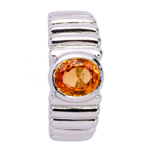 Cannelle Bague or et saphir orange De Gralie portée