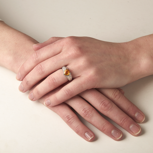 Julie Bague or saphir jaune et pavé diamants De Gralie