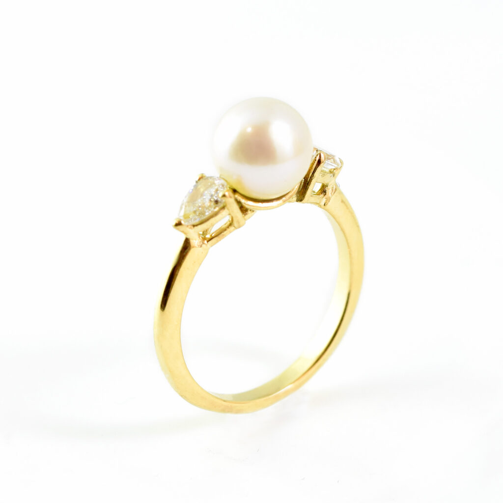 bague perle et diamant en or fabriquée sur mesure à Paris